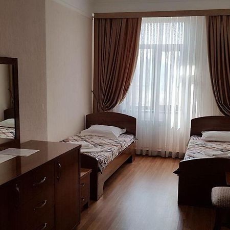 Gym Inn ทาชเคนต์ ภายนอก รูปภาพ
