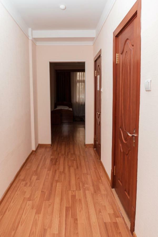 Gym Inn ทาชเคนต์ ภายนอก รูปภาพ